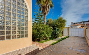 Property slide 16
