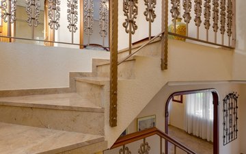 Property slide 32