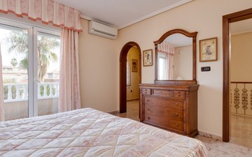 Property slide 40