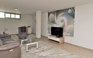 Property slide 23