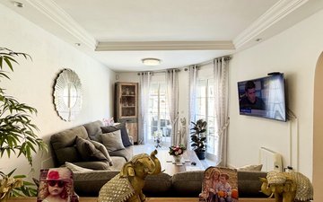 Property slide 10