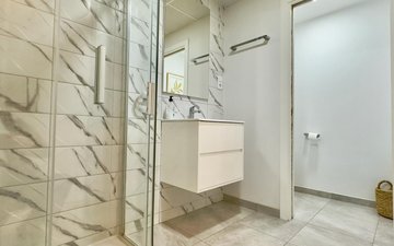 Property slide 16