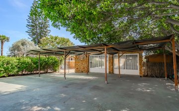 Property slide 19