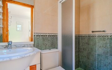 Property slide 32