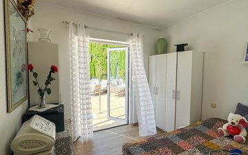 Property slide 18