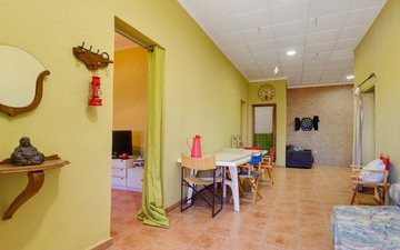 Property slide 25