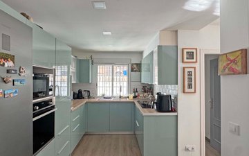 Property slide 19