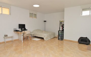 Property slide 22