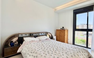 Property slide 20