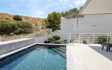 Property slide 17