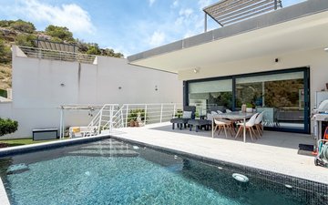 Property slide 18