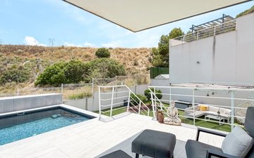 Property slide 20