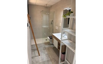 Property slide 20