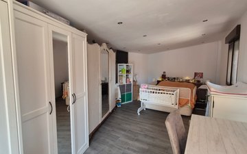 Property slide 16