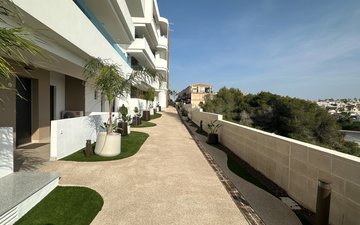Property slide 32