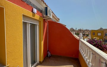 Property slide 32