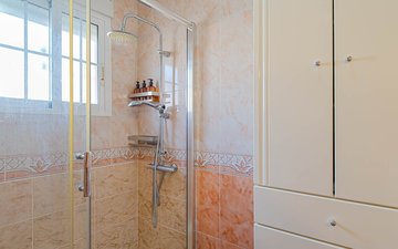 Property slide 32