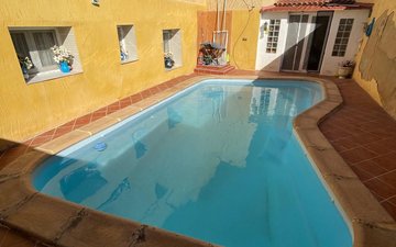 Property slide 32