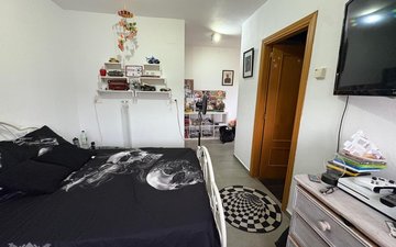 Property slide 24