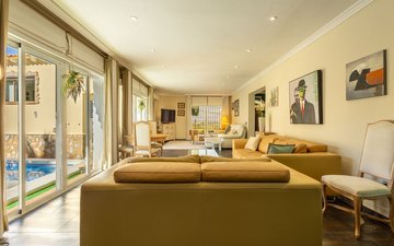 Property slide 10