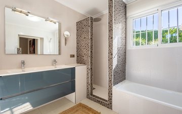 Property slide 25