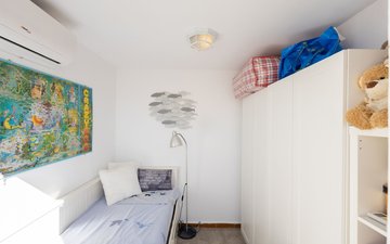 Property slide 31