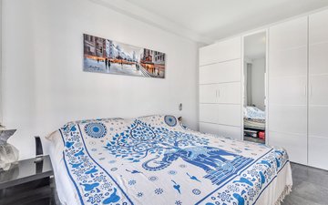 Property slide 18
