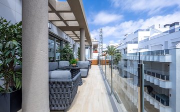Property slide 10