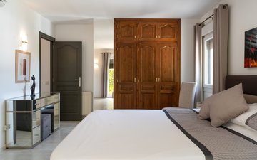 Property slide 17