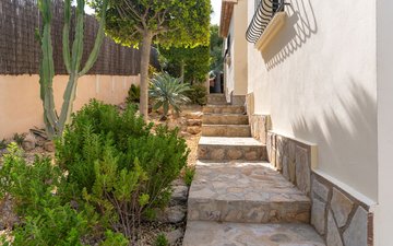 Property slide 32