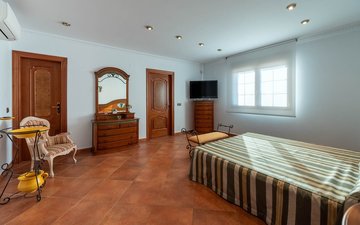 Property slide 22