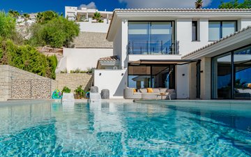 Property slide 10