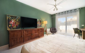 Property slide 10
