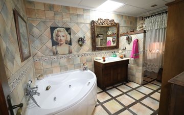 Property slide 18