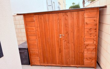 Property slide 32