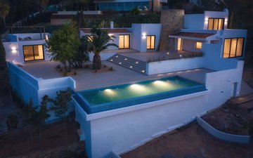 Property slide 44