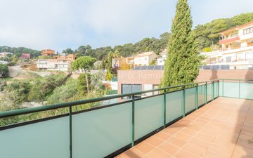 Property slide 32