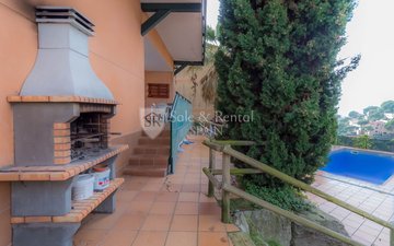 Property slide 48