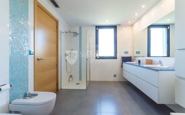 Property slide 20