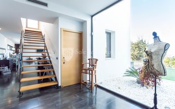 Property slide 25