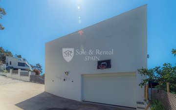 Property slide 38