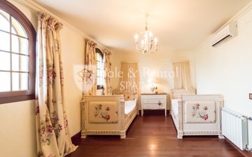 Property slide 25
