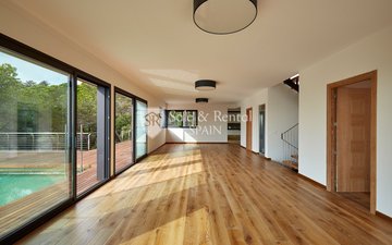 Property slide 18