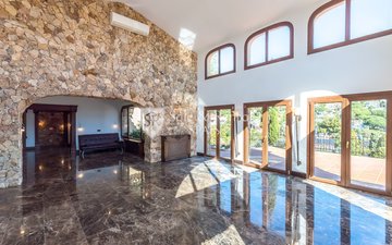 Property slide 19
