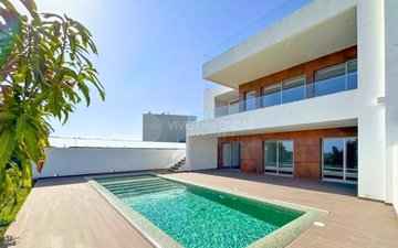 Property slide 22