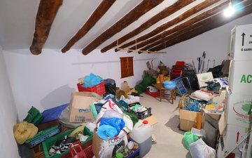 Property slide 32