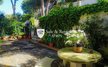 Property slide 44