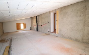 Property slide 32