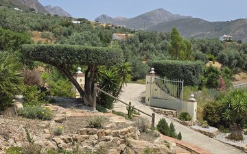 Property slide 20