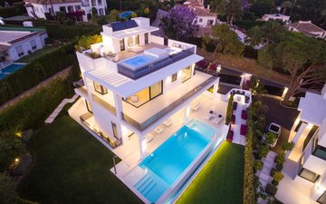 Property slide 32
